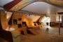 Blick in den Ausstellungsraum ( linker Ausstellungsbereich) .
